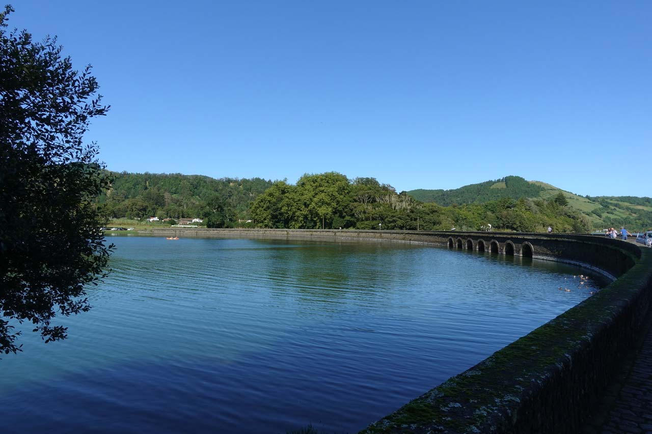 Une journée à Sete Citades et Mosteiros entre lacs et bains thermaux