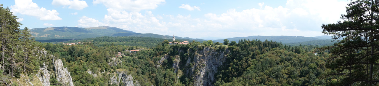 Le château de Predjama et les grottes de Skocjan