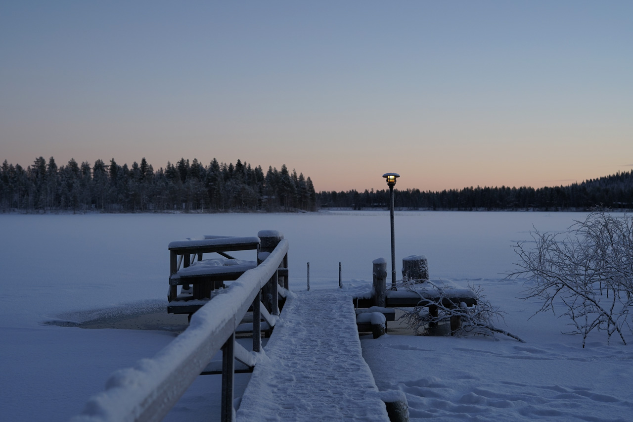 Laponie Finlandaise Décembre Pêche lac gelé