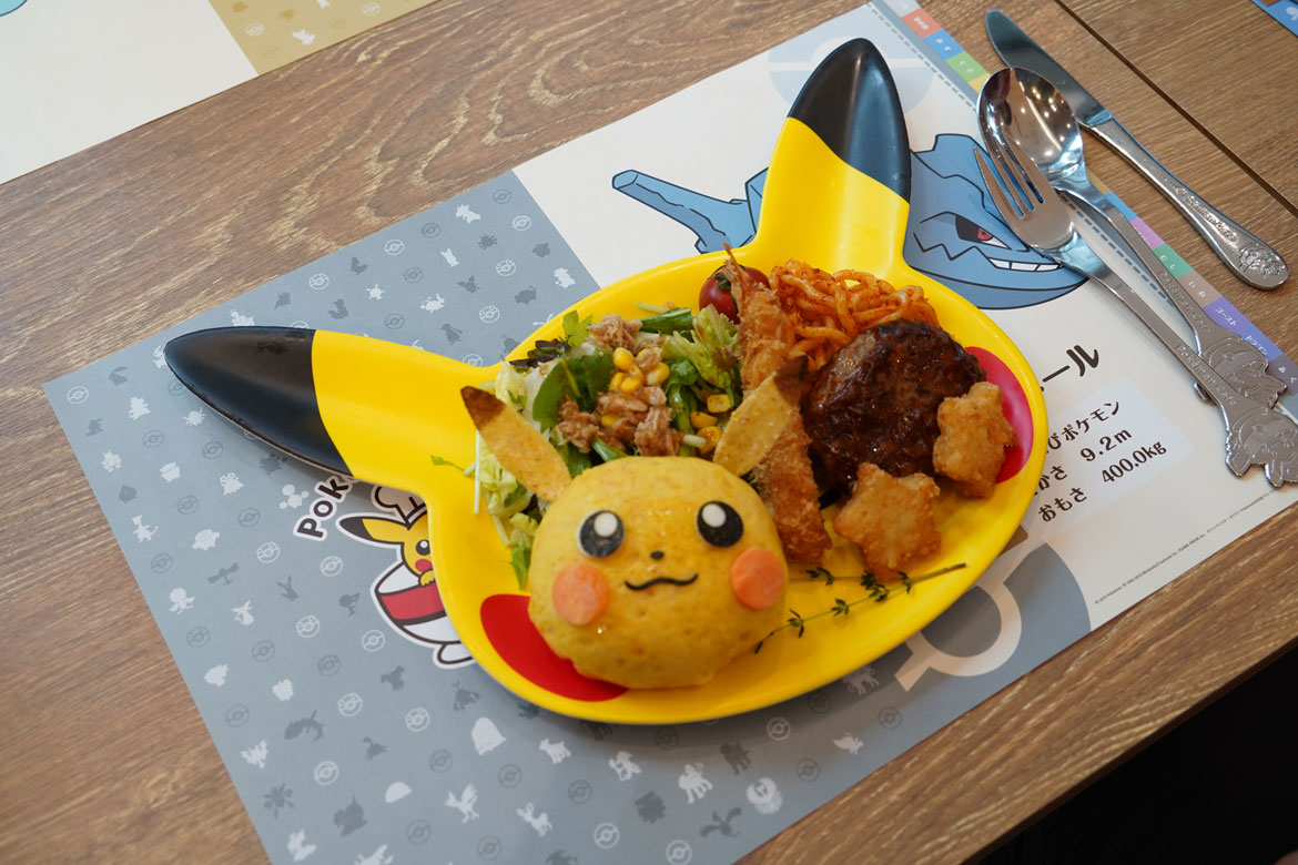 plat pikachu pokémon café