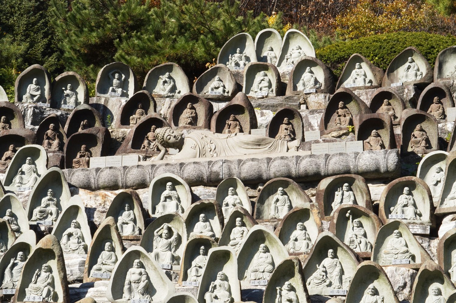 Yongin en un jour : le temple Waujeongsa et le parc Daejanggeum