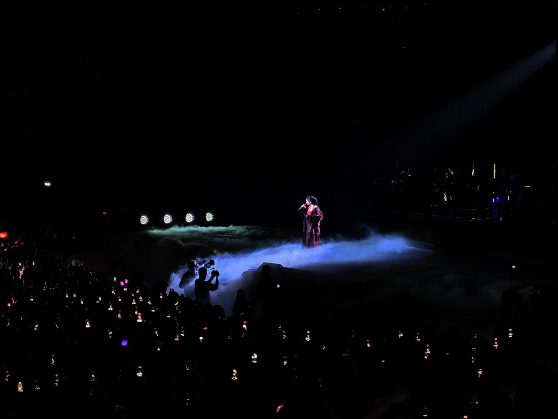 Jennie de Blackpink en concert au Zénith de Paris en 2025